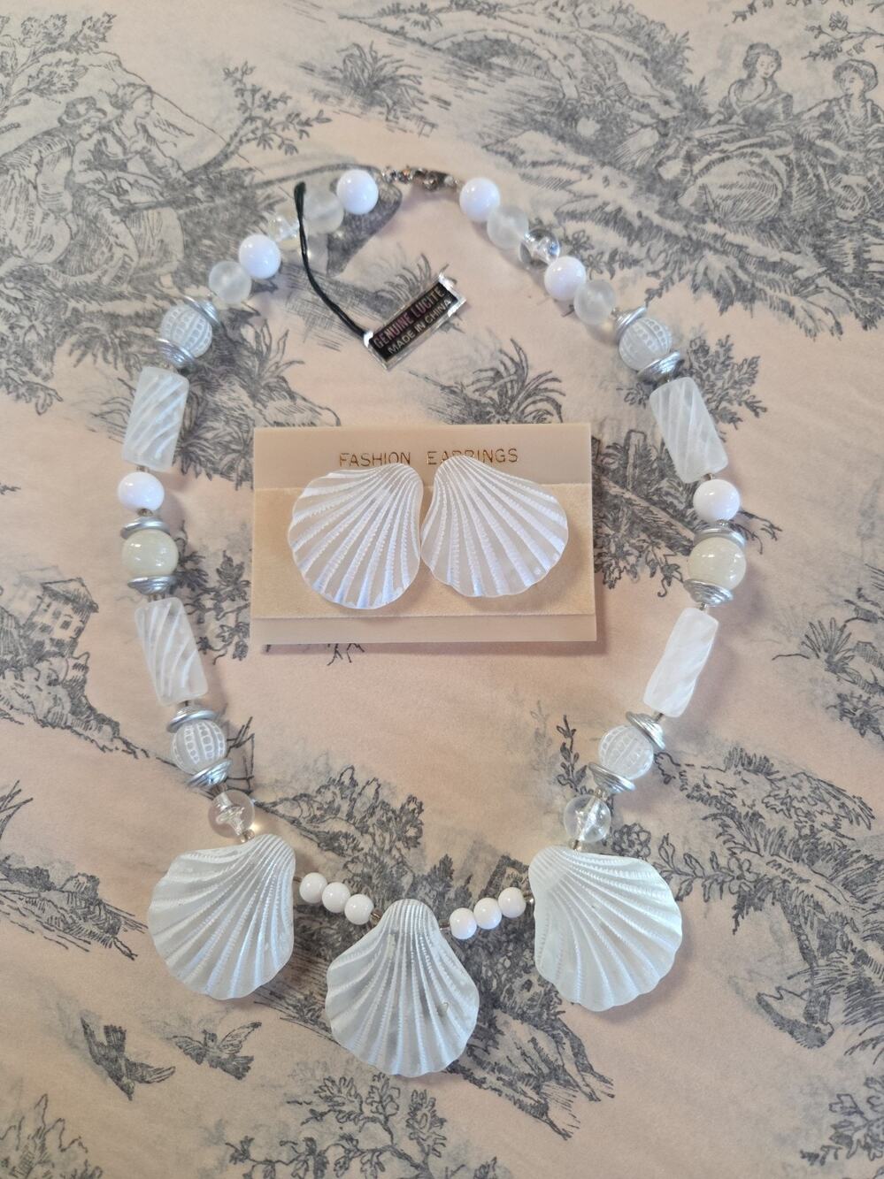 Vintage Genuine Lucite Necklace & Earrings Clip 17" Necklace